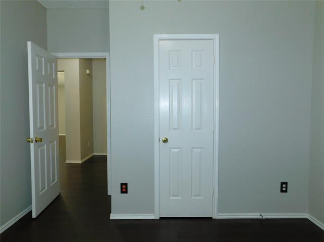 Building Photo - 1648 Crown Point Dr