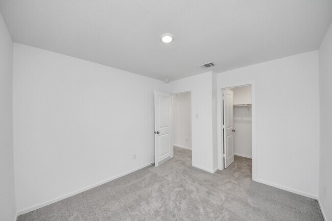 Building Photo - 3052 Dawn Sound Dr