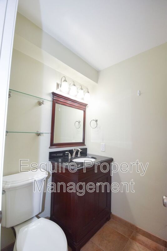 Building Photo - 887 Yearling Ct