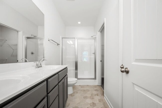 Building Photo - Park Place Townhome!