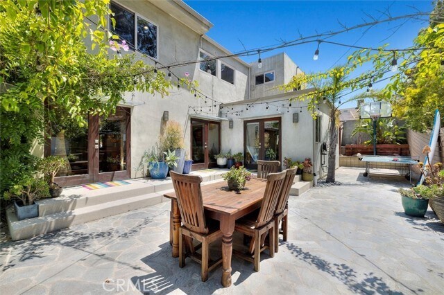 Building Photo - 330 Calle de Arboles
