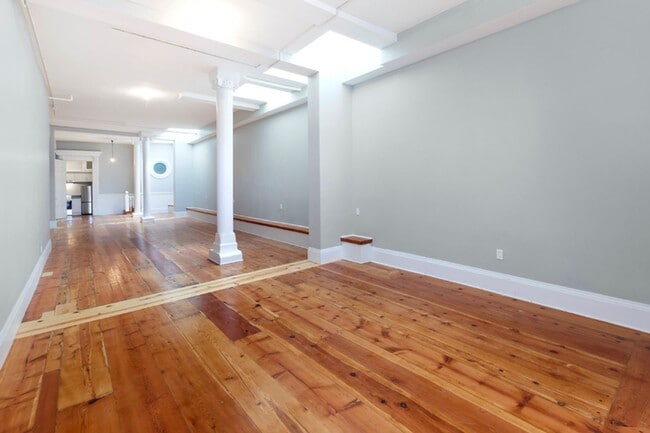 Building Photo - 705 16th St