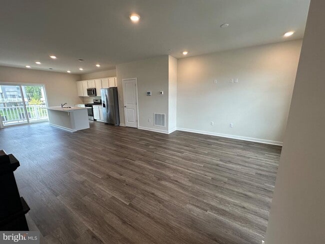 Building Photo - 7421 Calm Retreat Blvd