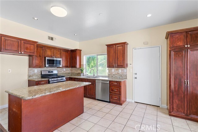Building Photo - 1763 Naples Ave