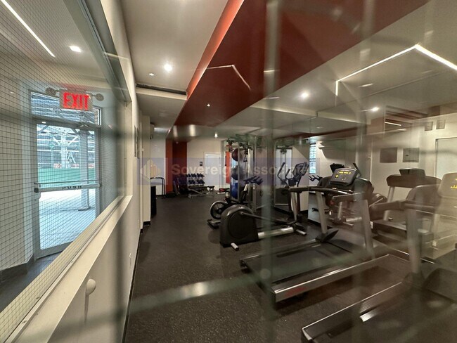 Building Photo - 45 Tiemann Pl