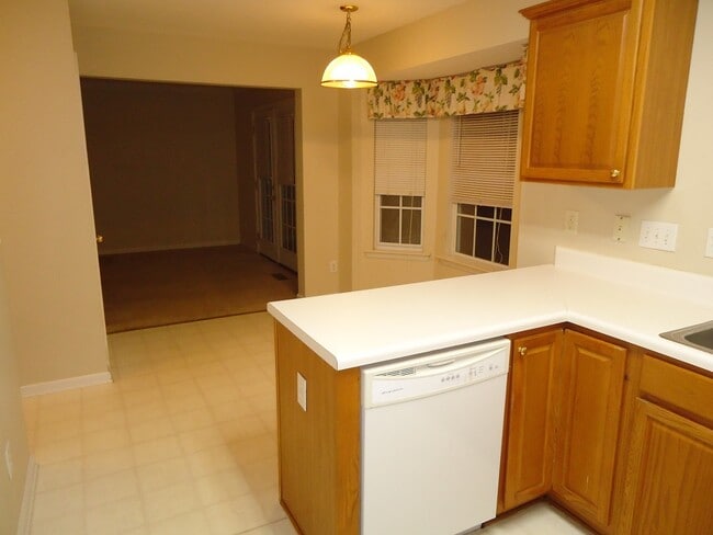 Building Photo - 2203 Oak Stream Ln