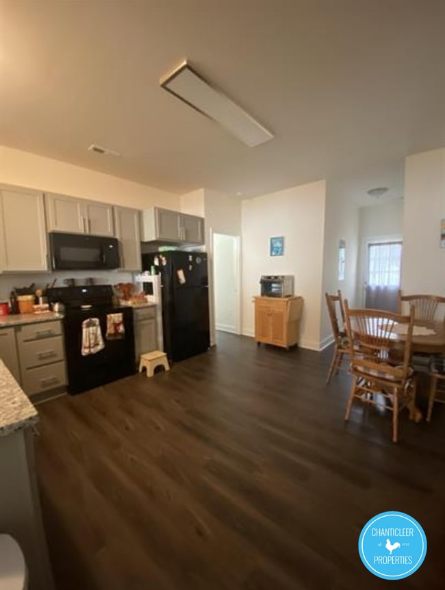 Building Photo - 113 W Langdon Ave