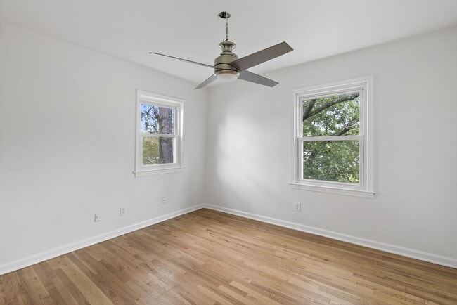 Building Photo - Lakeville Estates