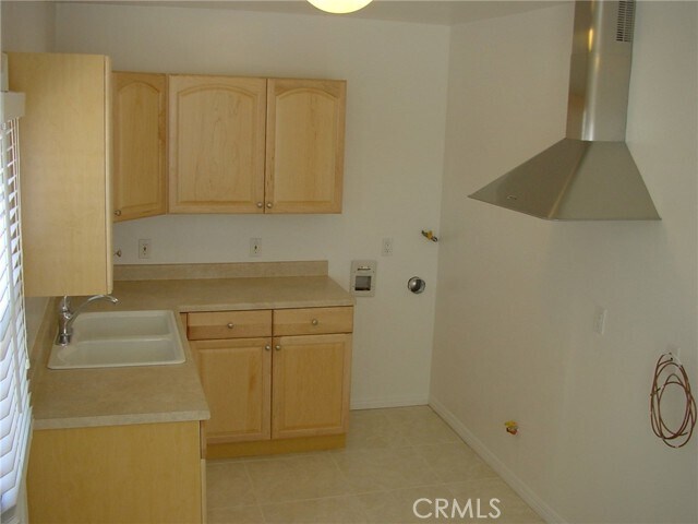 Building Photo - 1547 Del Amo Blvd