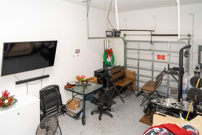 Building Photo - 1176 SW 7th Ct