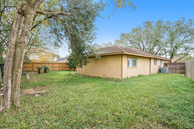 Building Photo - 17306 Fife Ln
