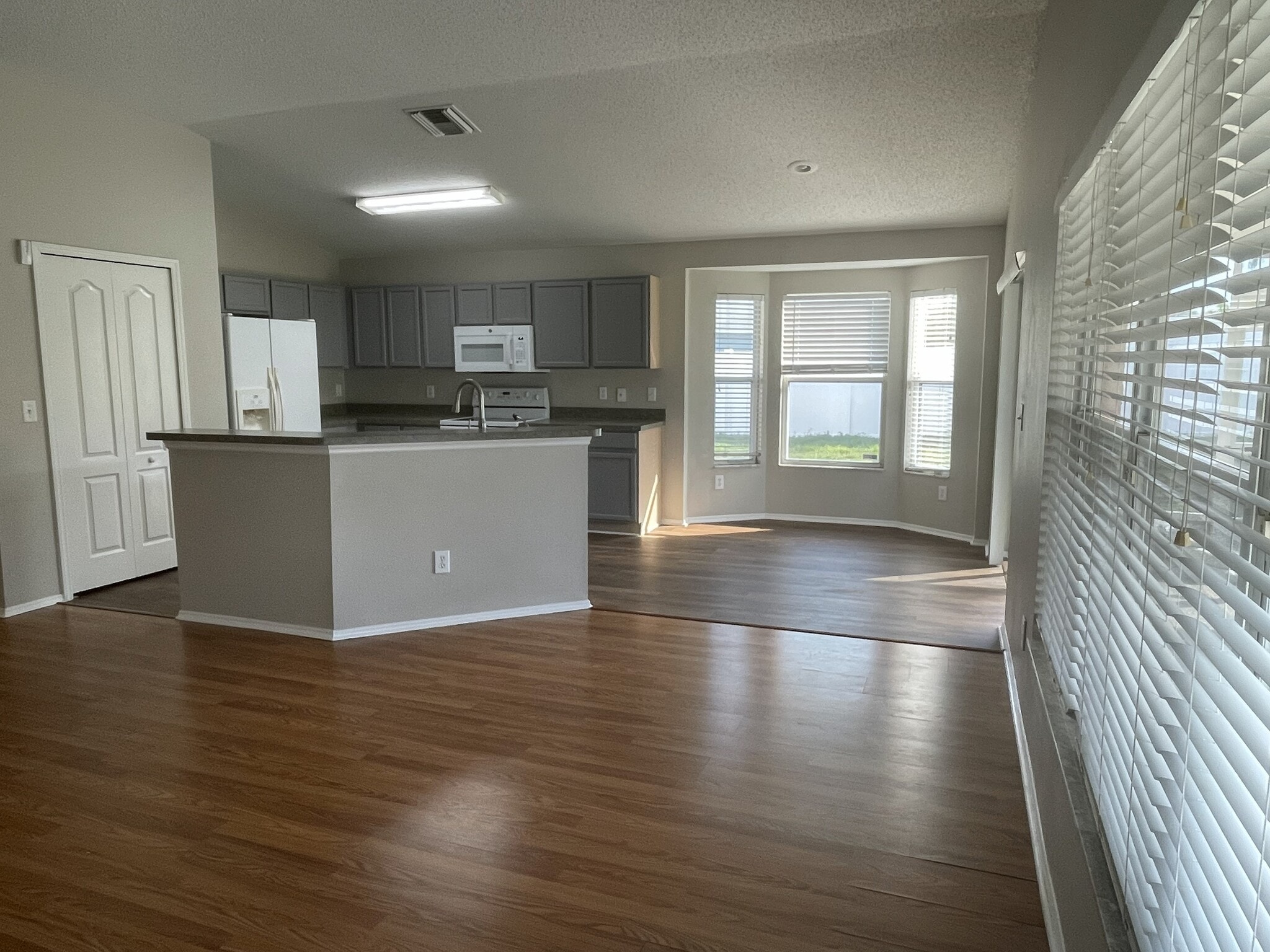 Building Photo - 554 Lake Cypress Cir