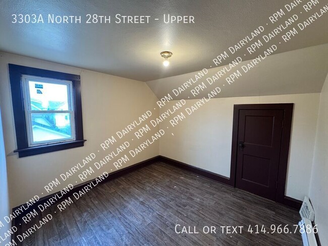 Building Photo - Charming 3-Bedroom, 1-Bathroom Upper Unit ...