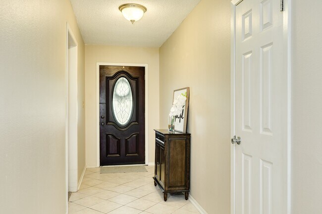 Building Photo - 530 Tall Timber Dr