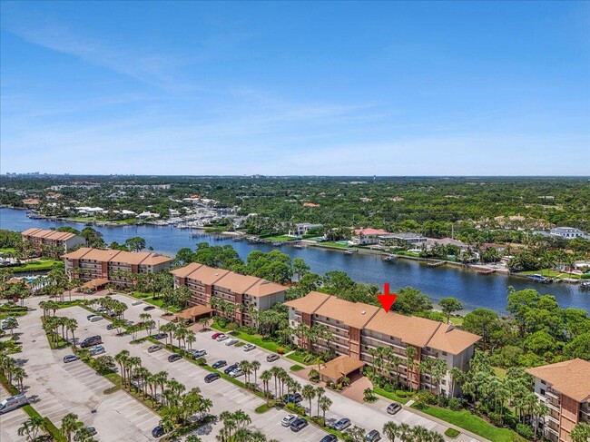 Building Photo - 2001 Marina Isle Way