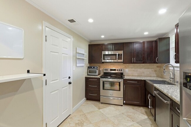 Building Photo - Wow! What a Great Home! Available Soon!