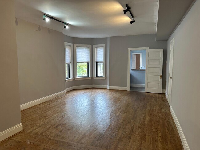 Dining room - 798 Clinton Springs Ave