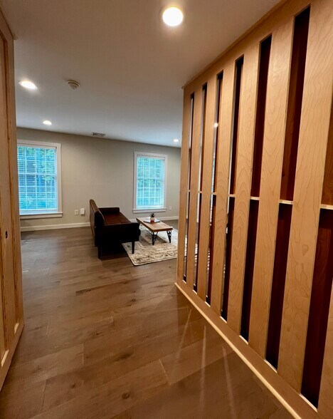 Building Photo - 179 Butternut St