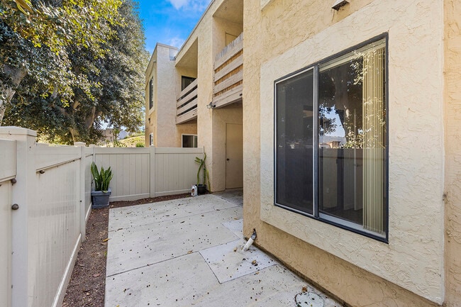 Building Photo - 433 Autumn Dr