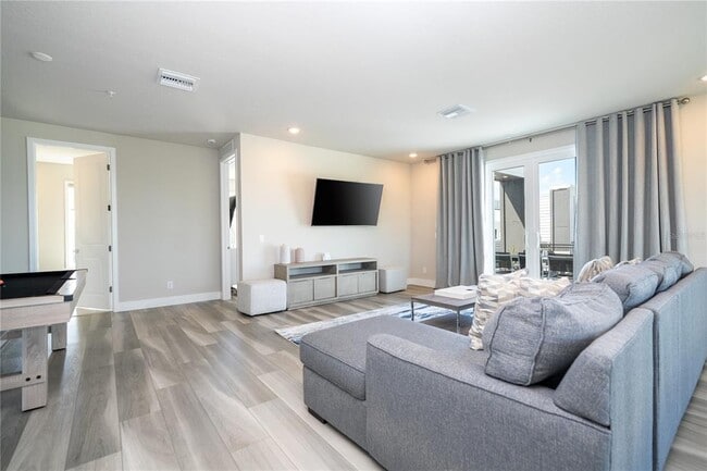 Building Photo - 7740 Sandy Ridge Dr