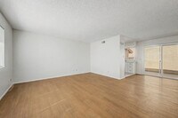 Building Photo - 2605 E Lemon St