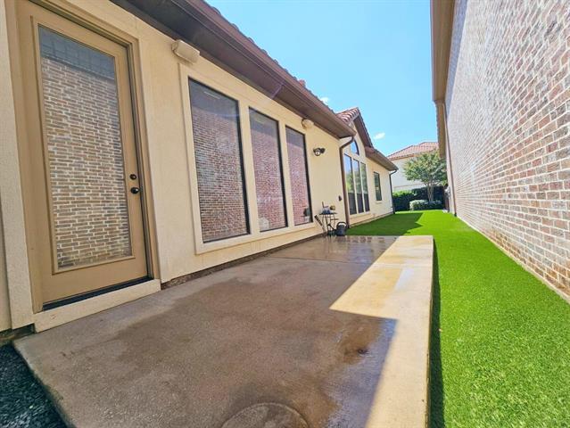 Building Photo - 7047 Comal Dr