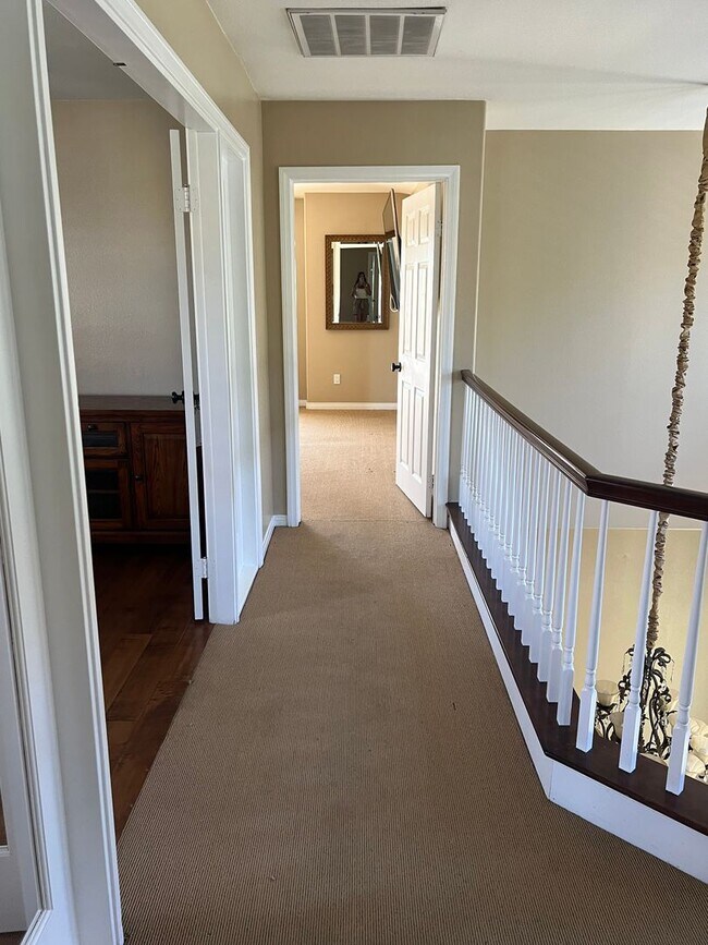 Building Photo - Single Family Home in Spanish Hills