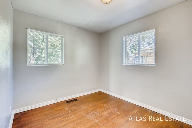 Building Photo - 3565 Newport St