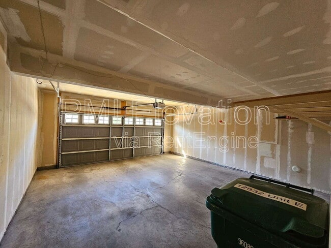 Building Photo - 12832 Mayfair Way