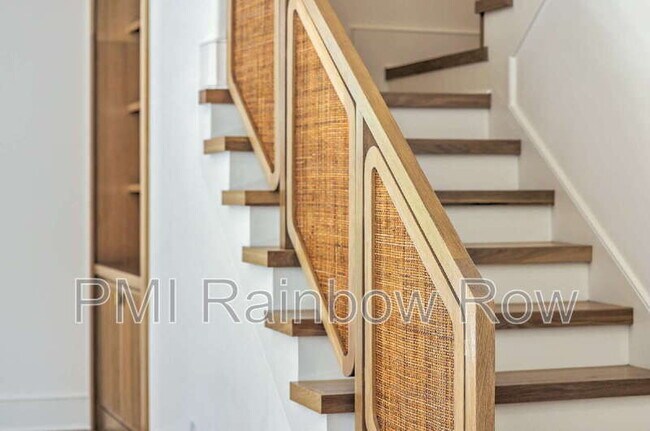 Building Photo - 755 Adluh St