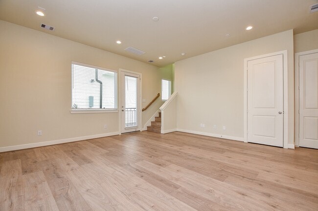 Building Photo - 2305 Silva Park Ln