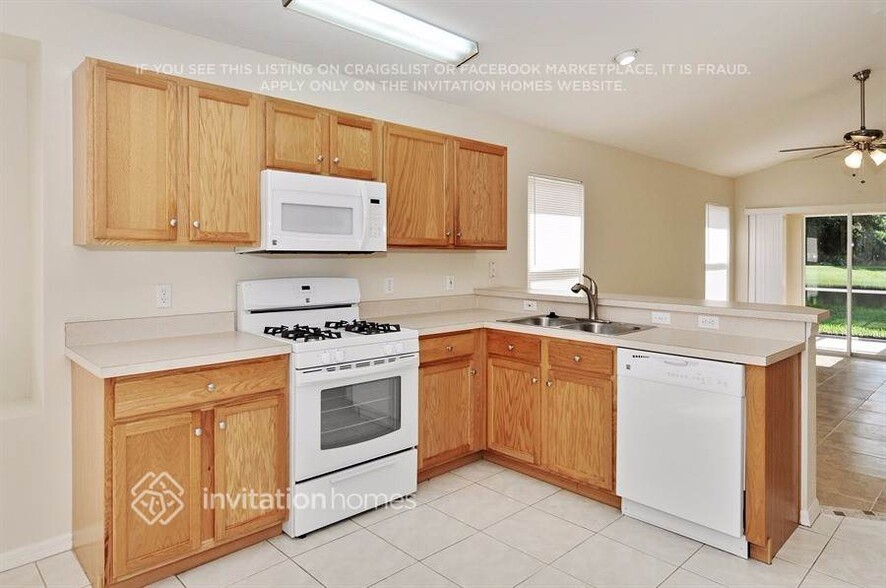 Building Photo - 11220 Coralbean Dr