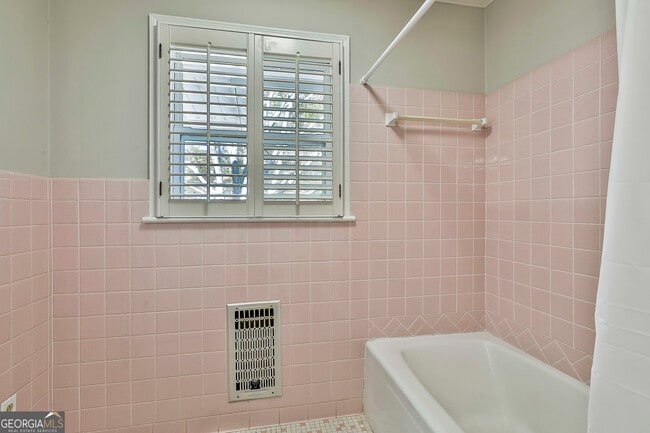 Building Photo - 334 Porter Rd