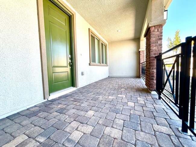 Building Photo - Brand new Townhome!   Summerlin West