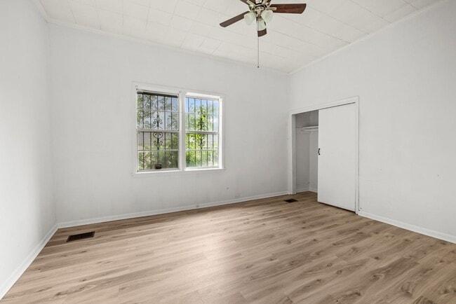 Building Photo - Charming 3 Bedroom, 2 Bathroom house