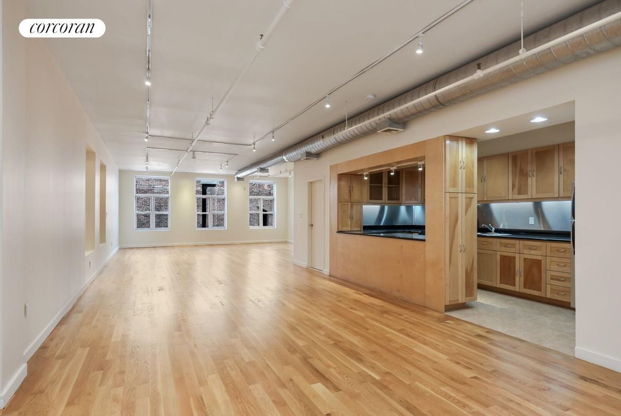 Building Photo - 180 Lafayette St