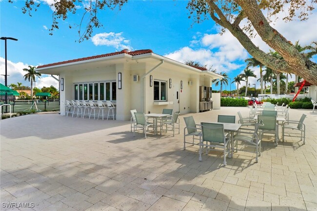 Building Photo - 5250 Fox Hollow Dr