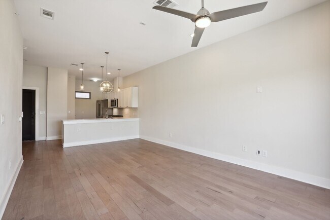 Building Photo - 908 Nueces St