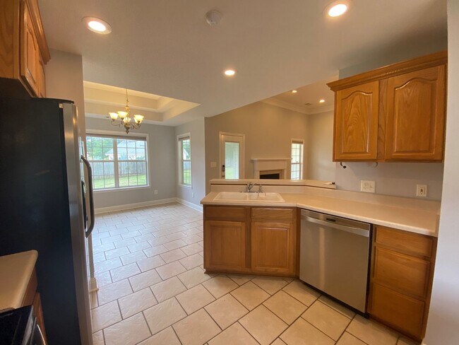 Building Photo - 205 Drayton Ct