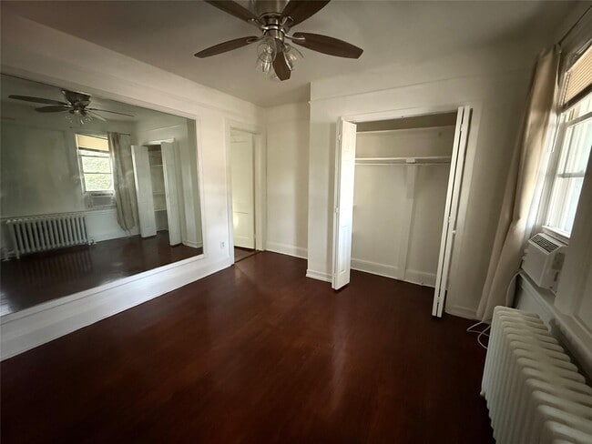 Building Photo - 364 Ashford Ave