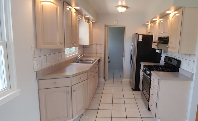 Building Photo - 266 Trowbridge Rd