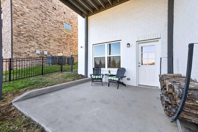 Building Photo - 2340 Coppergate Wy