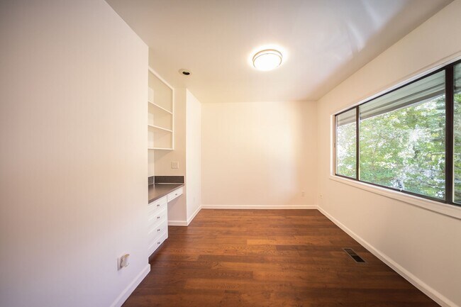 Building Photo - Greenleaf House: A Sustainable and Eco-Friendly Home!