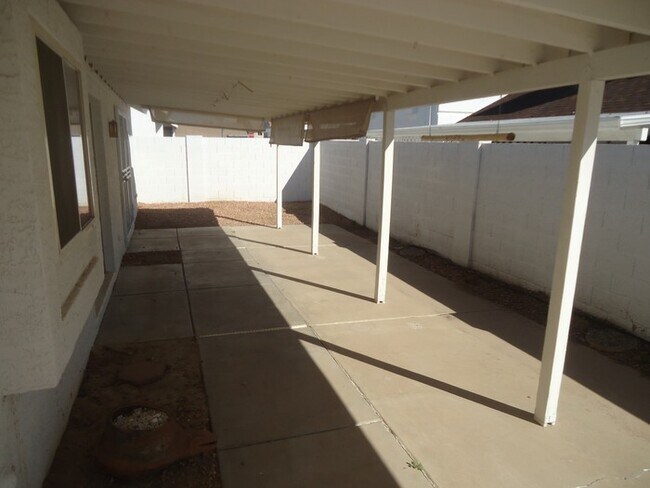 Building Photo - Nice 2/2 plus a den in Turtle Rock 6 for l...
