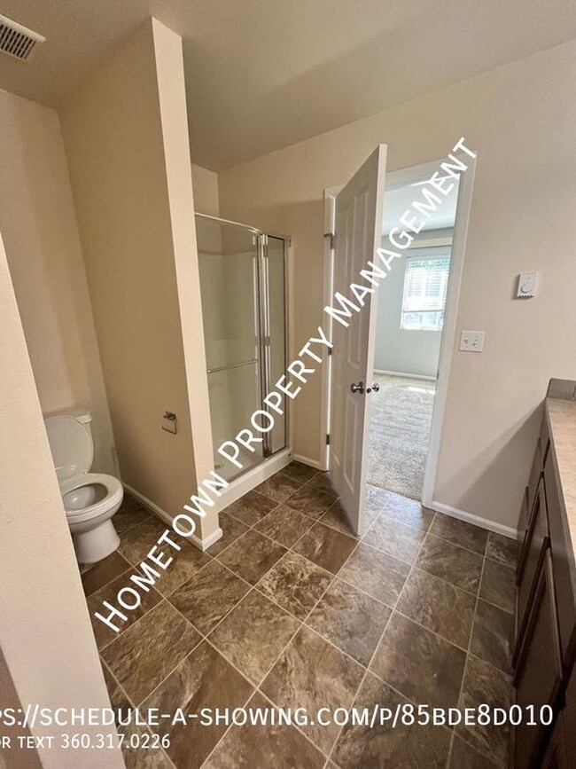 Building Photo - Summerwalk in Lacey - Available NOW!