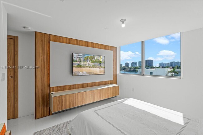 Building Photo - 1135 103rd St