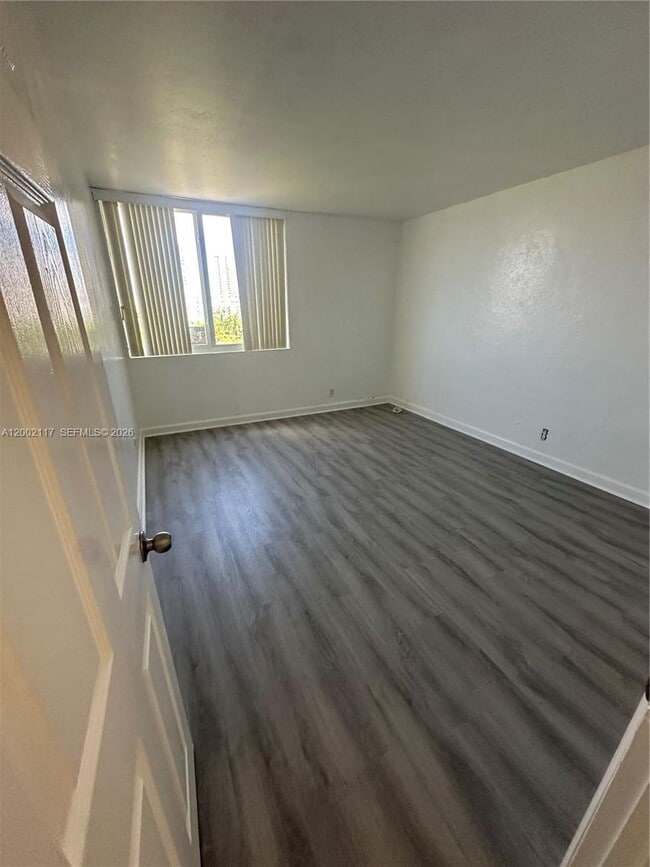 Building Photo - 9001 SW 77th Ave