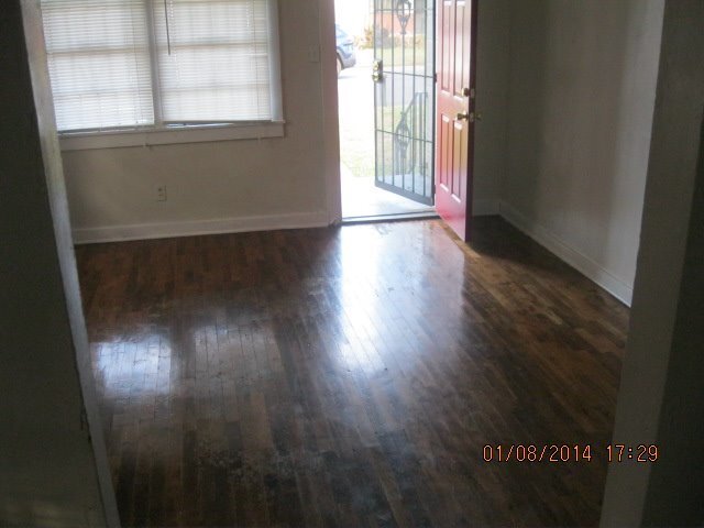 Building Photo - 715 W 46th St
