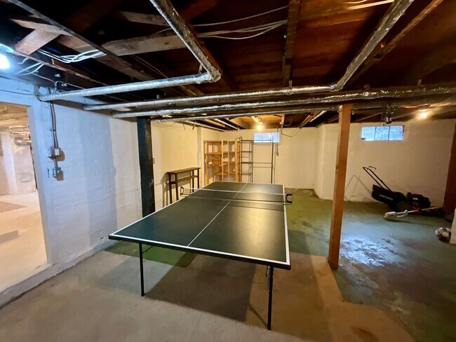 Building Photo - $500 Move In Special - Beautiful 3-bedroom...