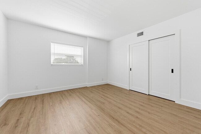 Building Photo - 1601 S Flagler Dr